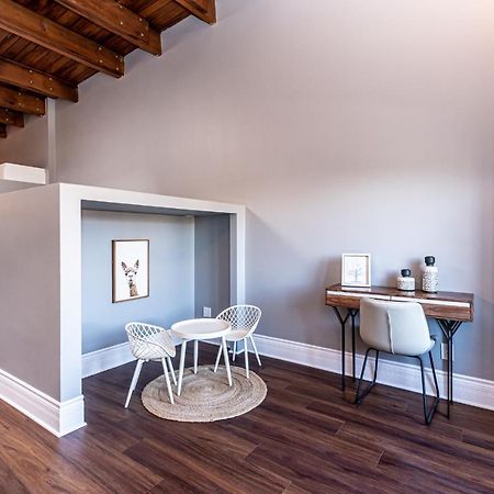 Family Friendly 3-Bedroom Beauty In Le Plateau By Denstays มอนทรีอัล ภายนอก รูปภาพ