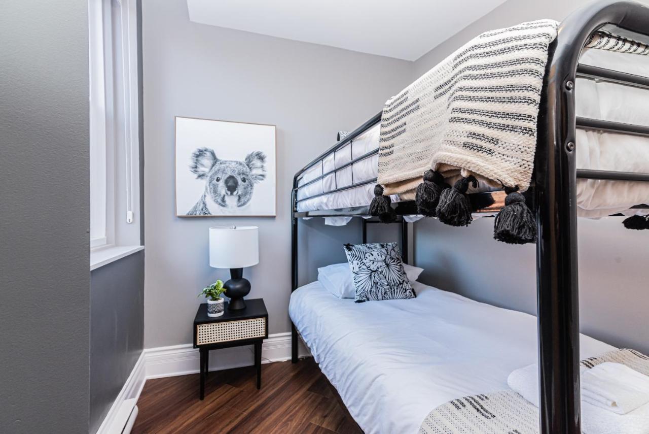 Family Friendly 3-Bedroom Beauty In Le Plateau By Denstays มอนทรีอัล ภายนอก รูปภาพ