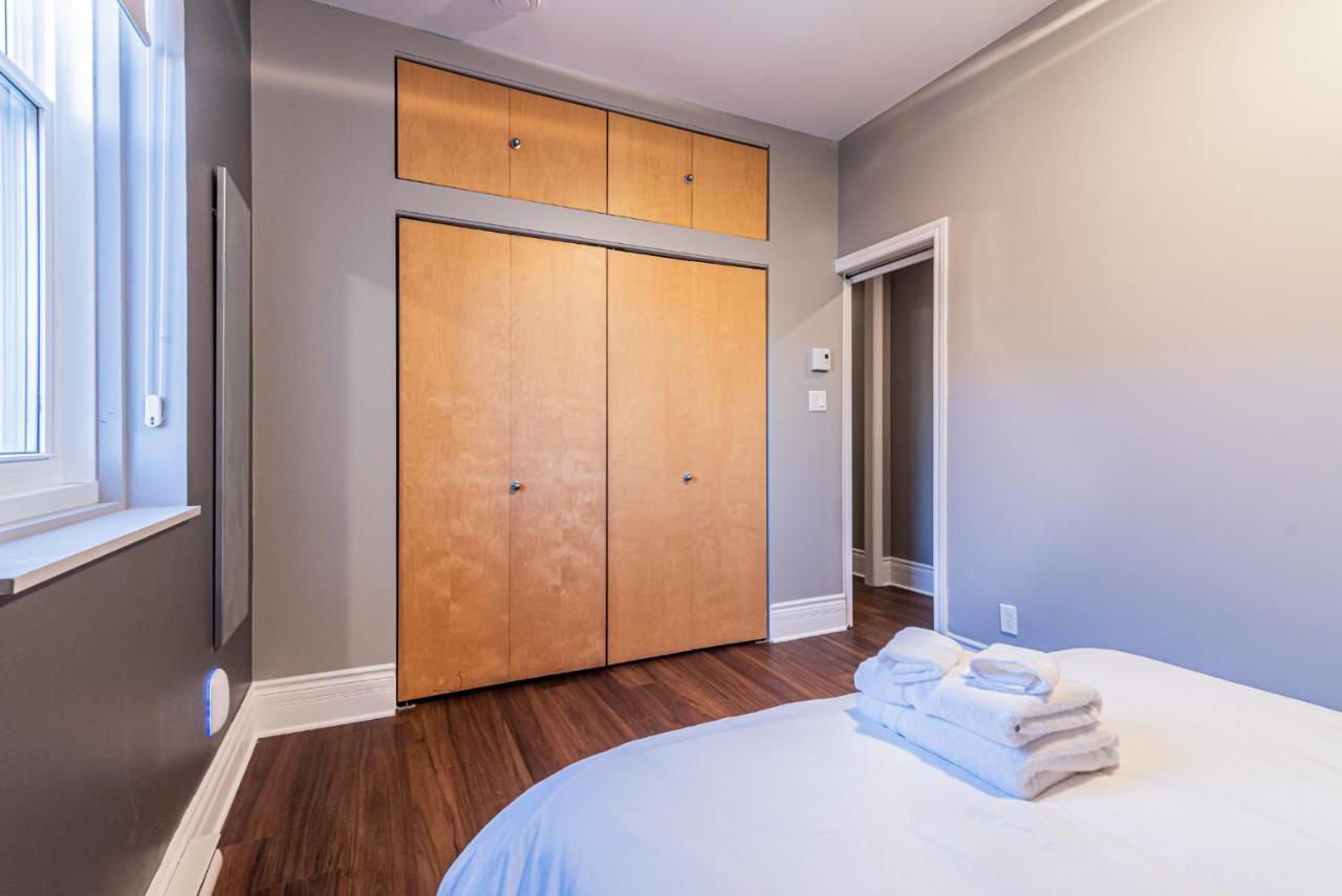 Family Friendly 3-Bedroom Beauty In Le Plateau By Denstays มอนทรีอัล ภายนอก รูปภาพ